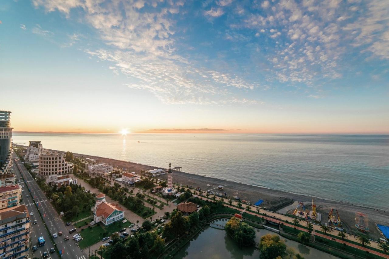 Grand City Apart-Hotel Batumi Exterior foto